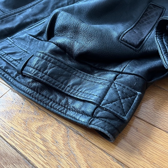 Vintage 80s Black Leather Bomber Jacket - Picture 7 of 11